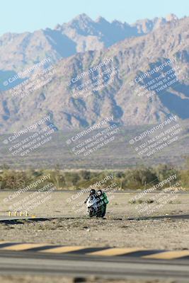 media/Dec-07-2025-CVMA (Sun) [[3e7d2de5dc]]/Race 18-Formula Twins-Formula 40 UL/